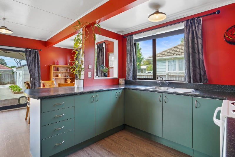 18 Bronwyn Street, Mairehau, Christchurch - Carousel 2