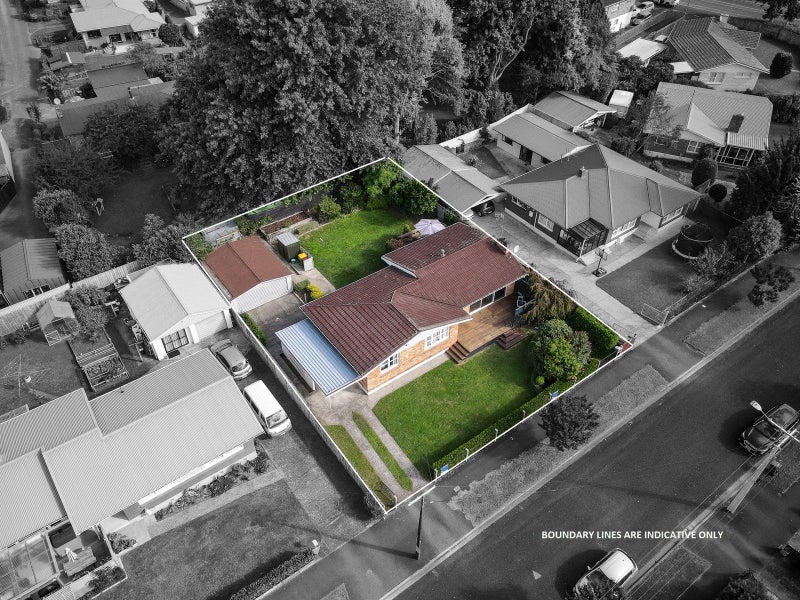 8 Springfield Crescent, Enderley, Hamilton - Carousel 1