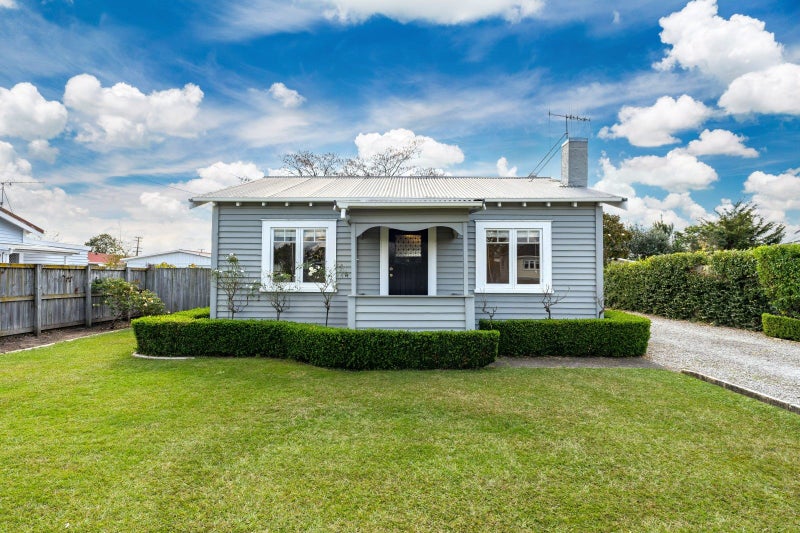 25 Oxford Street, Fairfield, Hamilton - Carousel 1