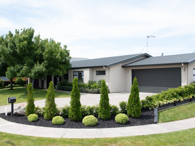 2 Sorrento Place, Kelvin Grove, Palmerston North - Carousel 1