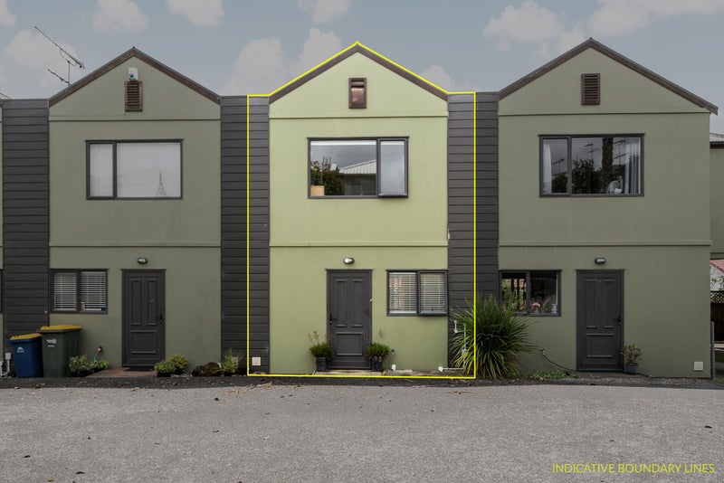 8/44 Fields Parade, Oteha, Auckland - Carousel 1