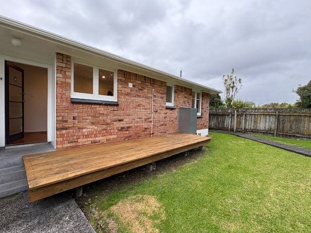 3/42 Lincoln Road, Henderson, Auckland - Carousel 9