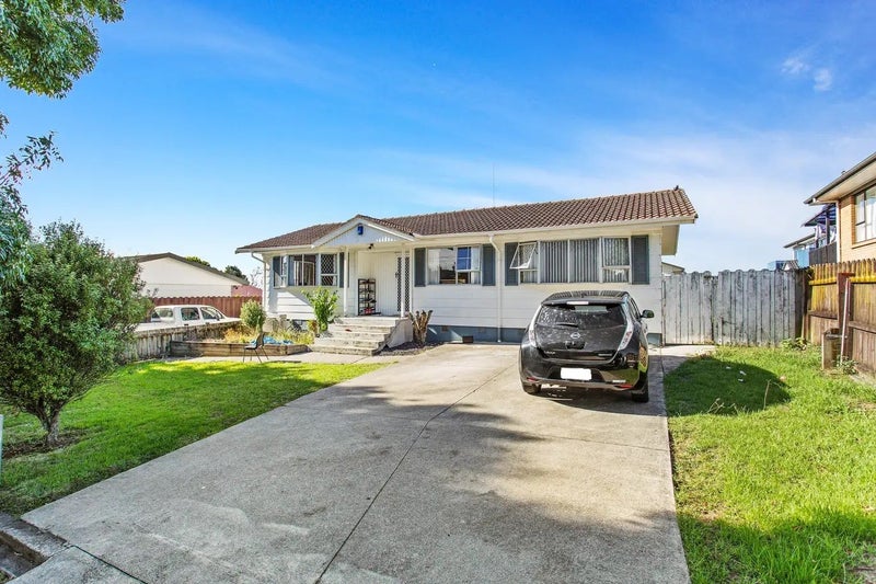 21 Sikkim Crescent, Clover Park, Auckland - Carousel 1