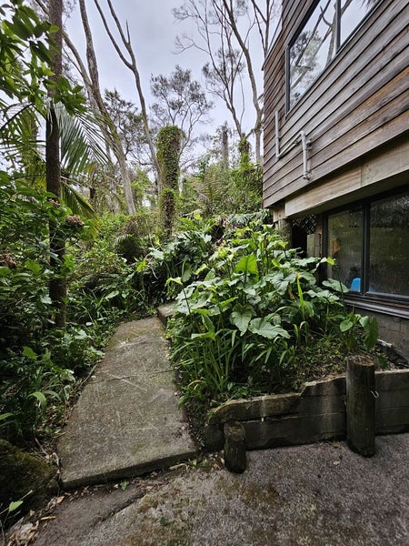 52 Sunnyhaven Avenue, Beach Haven, Auckland - Carousel 2