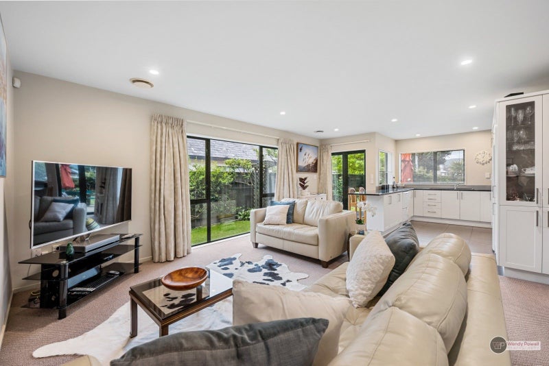 1/96 Pretoria Street, Hutt Central, Lower Hutt - Carousel 2