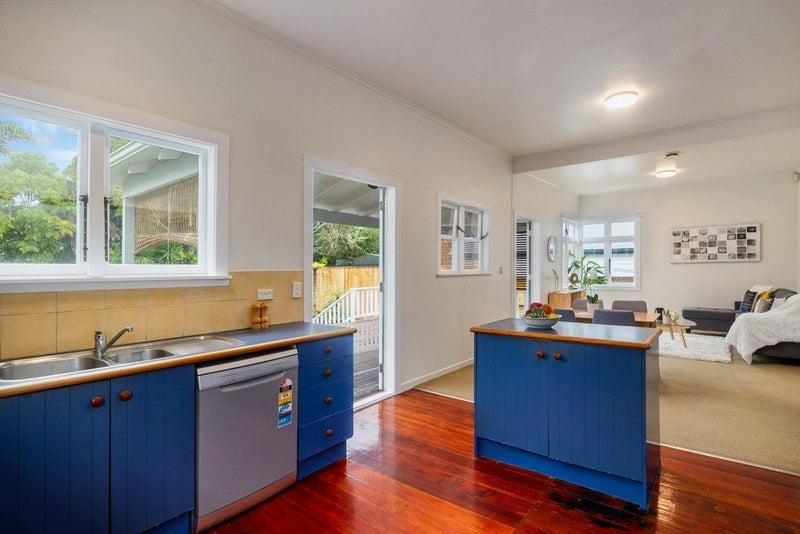 23 Lloyd Avenue, Mount Albert, Auckland - Carousel 2