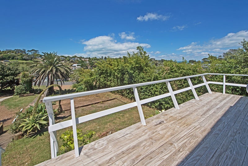 27 Hamilton Road, Surfdale, Waiheke Island - Carousel 2