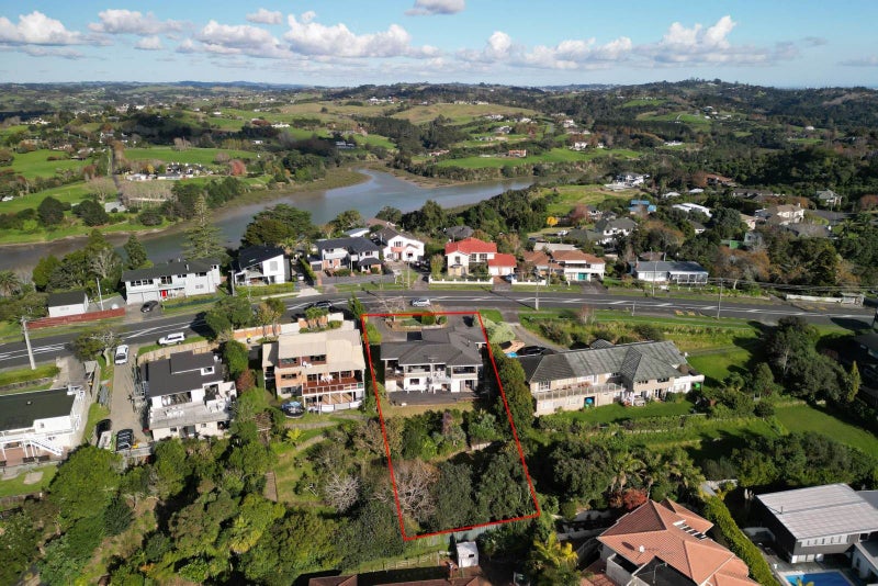 166 Sandspit Road, Shelly Park, Auckland - Carousel 34