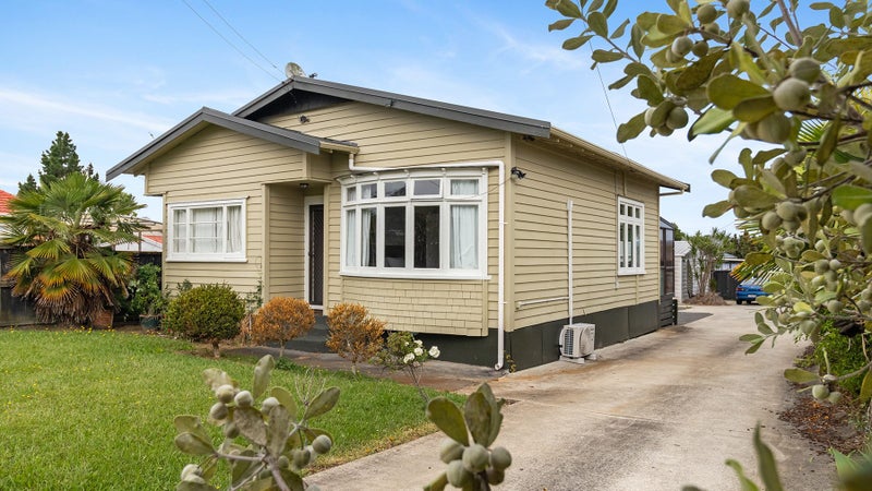 97 Taylor Street, Blockhouse Bay, Auckland - Carousel 1