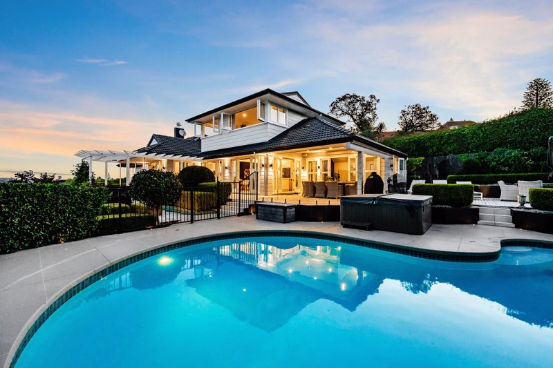 17 Vanessa Crescent, Glendowie, Auckland - Carousel 1