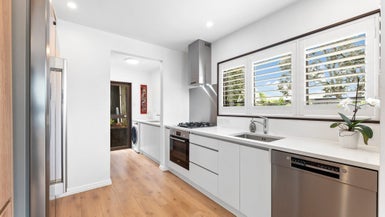 1/92 Victoria Road, Devonport, Auckland - Carousel 1