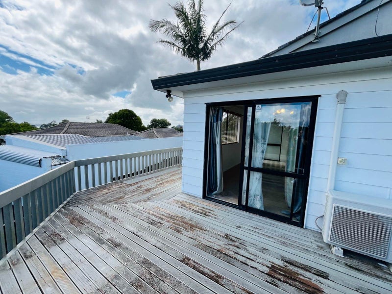 16 Hassan Drive, Massey, Auckland - Carousel 13