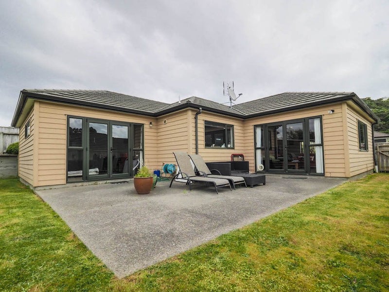 33 Staithes Drive North, Whitby, Porirua - Carousel 12