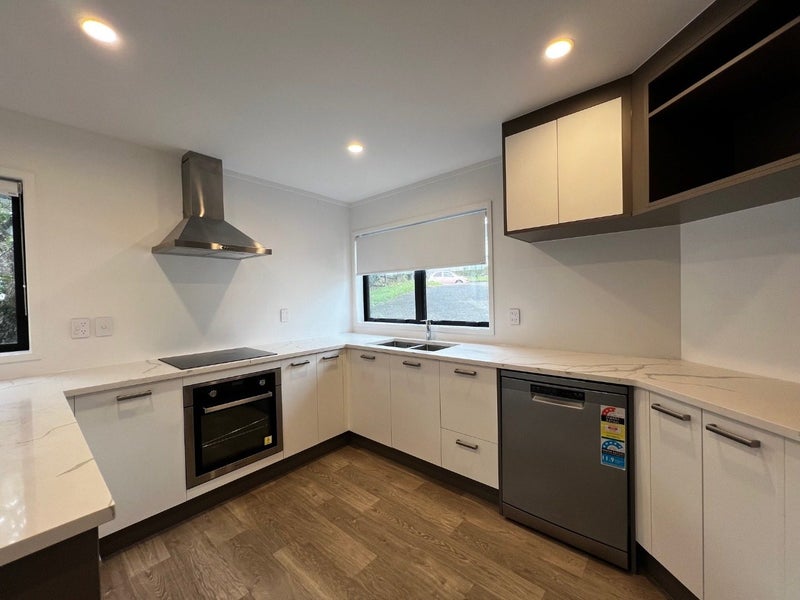 5 Goldfinch Rise, Unsworth Heights, Auckland - Carousel 1