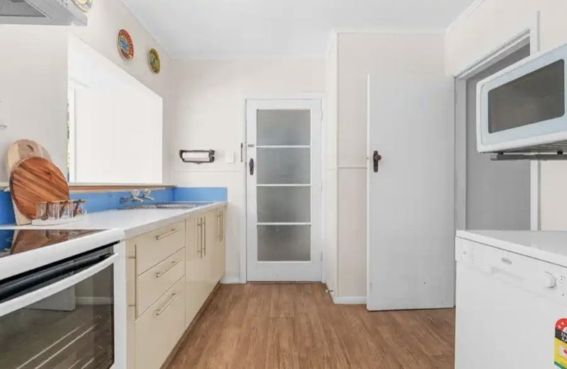 71 Montgomery Crescent, Bader, Hamilton - Carousel 2