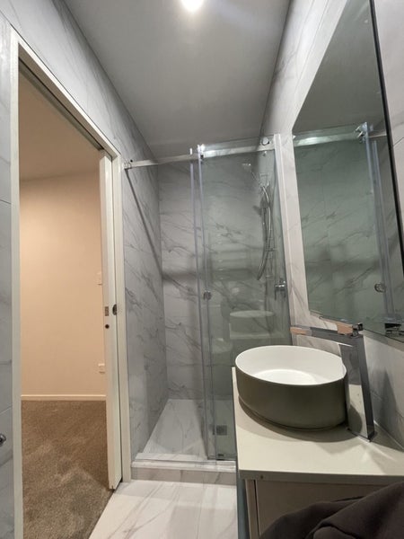 2/10 Vinifera Place, Fairview Heights, Auckland - Carousel 2