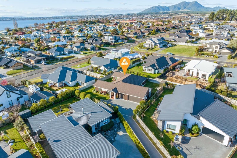 11 Waianiwa Dell, Wharewaka, Taupo - Carousel 2