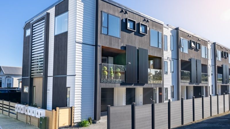 2/16 Mapau Road, Greenlane, Auckland - Carousel 1