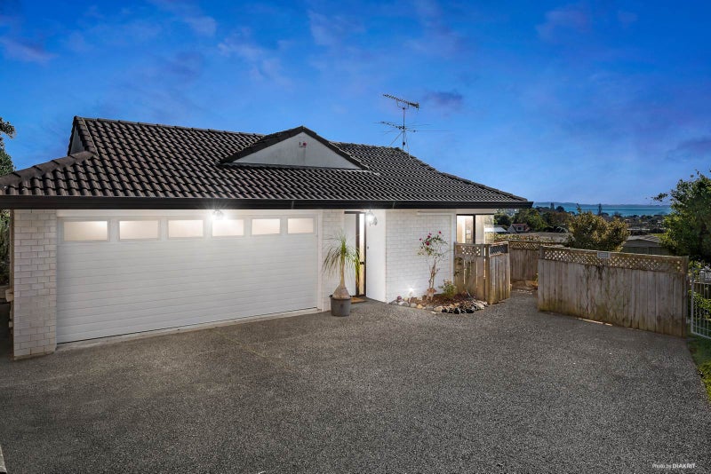 760A Whangaparaoa Road, Manly, Whangaparaoa - Carousel 1