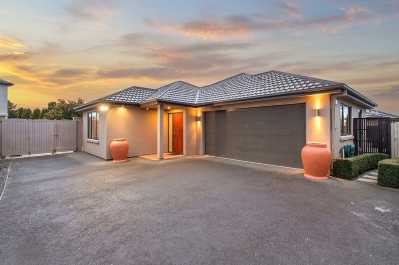 4 Cayman Close, Shirley, Christchurch - Carousel 1