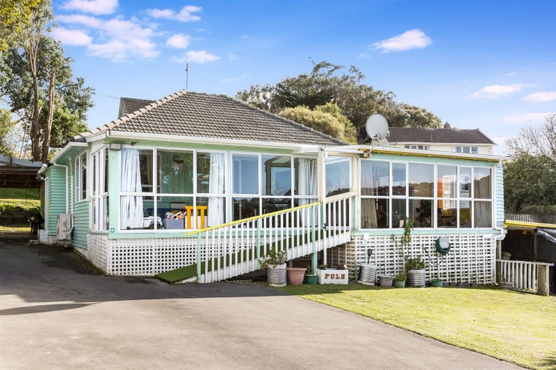25 Maher Place, Ranui, Porirua - Carousel 1