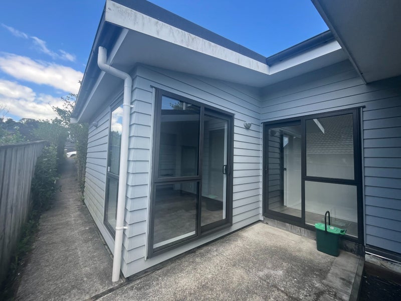 7 Unsworth Drive, Unsworth Heights, Auckland - Carousel 2