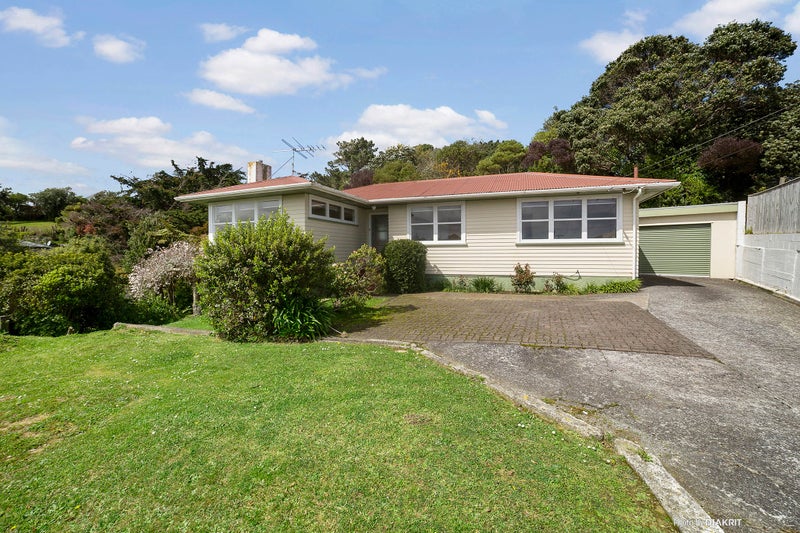 22 Beazley Avenue, Paparangi, Wellington - Carousel 1