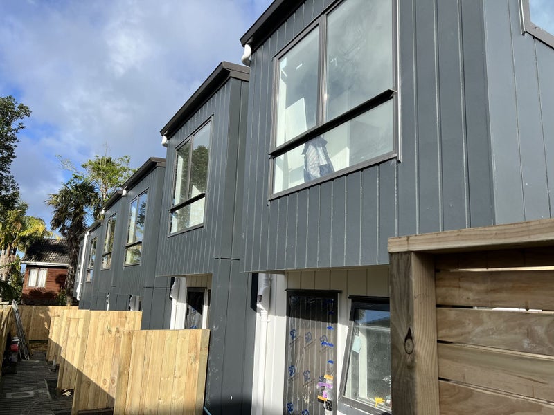 4/43 Tirimoana Road, Te Atatū South, Auckland - Carousel 2