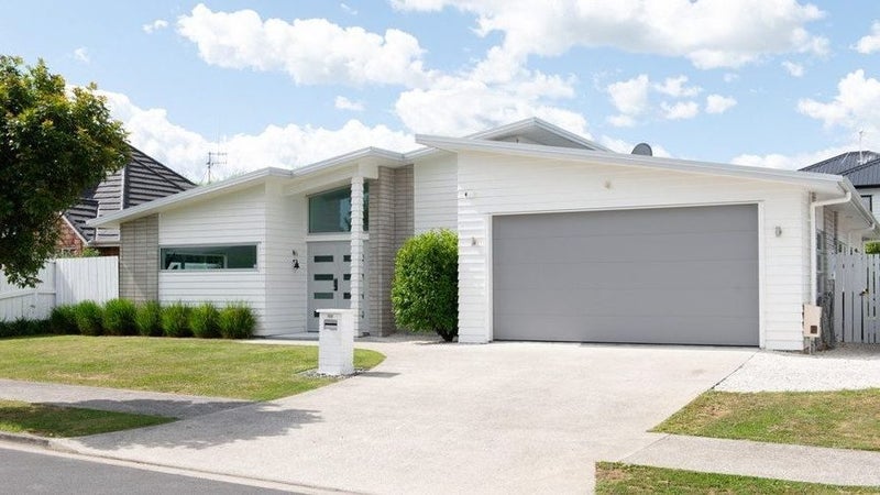 12 Mercury Court, Rototuna North, Hamilton - Carousel 1