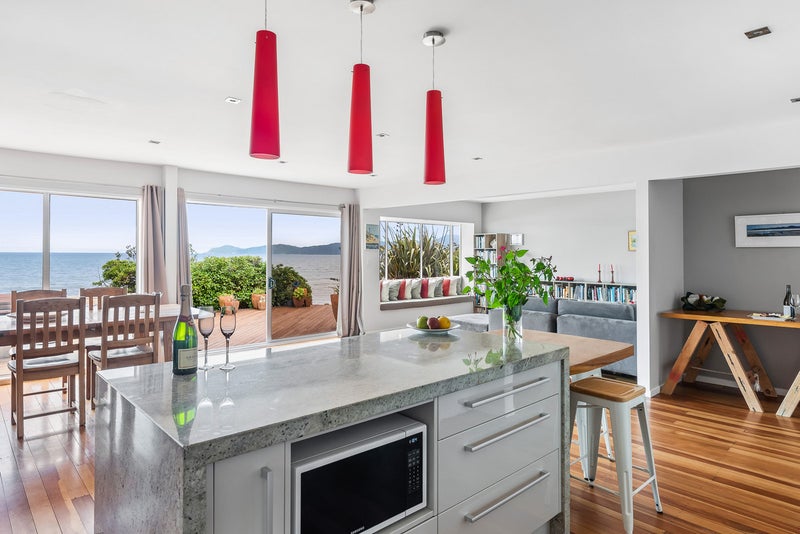 100 The Esplanade, Raumati South, Paraparaumu - Carousel 2