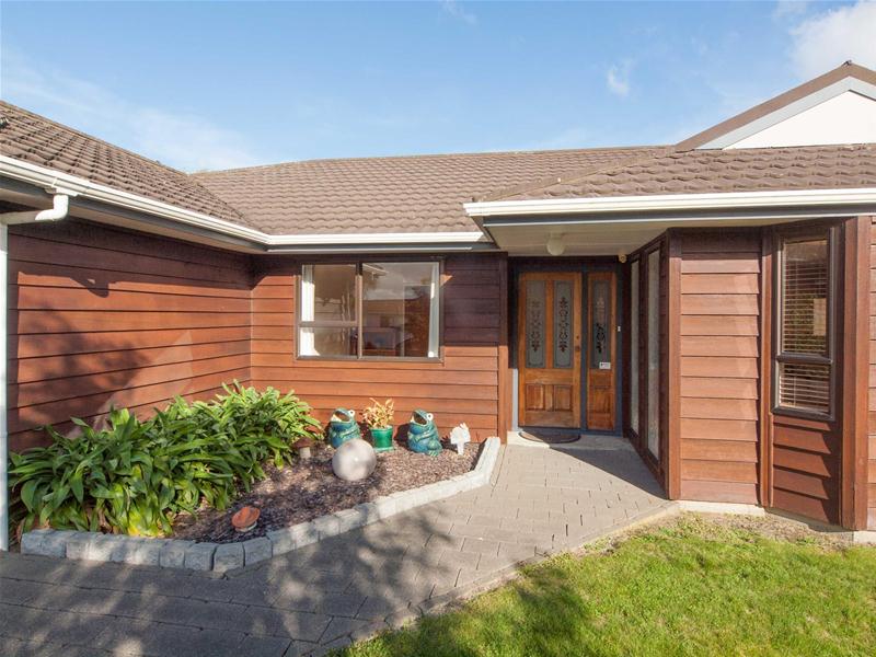 24 Lakewood Avenue, Churton Park, Wellington - Carousel 2