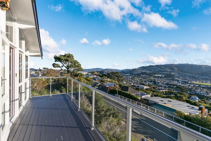 24 Chapman Street, Newlands, Wellington - Carousel 1