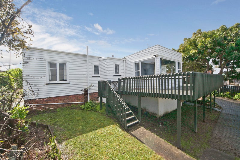 332 Hillsborough Road, Hillsborough, Hillsborough  - Carousel 1