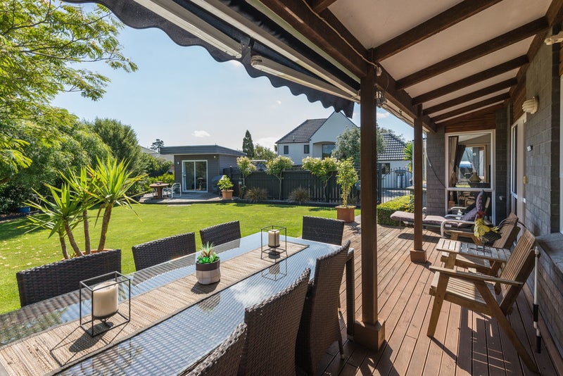 16 Orlando Crescent, Waimairi Beach, Christchurch - Carousel 2