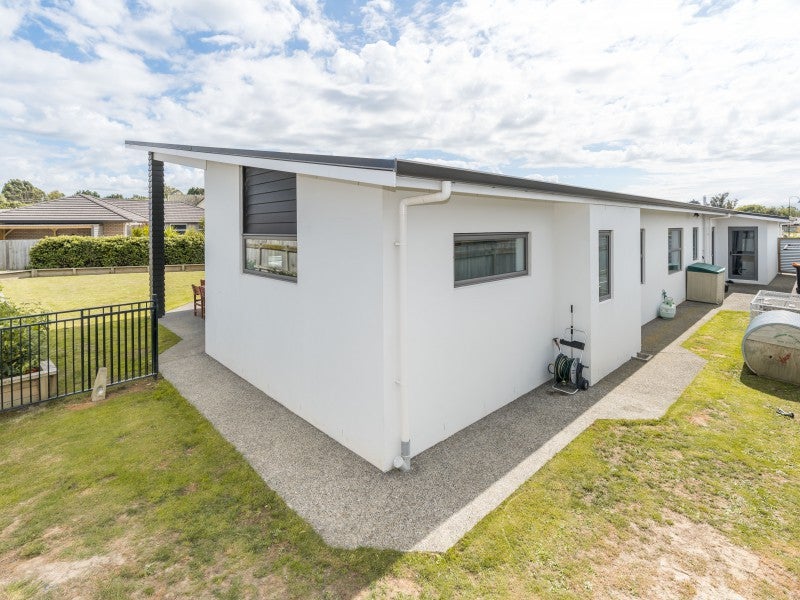 50 Chestnut Close, Kelvin Grove, Palmerston North - Carousel 21