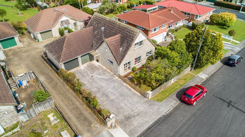 5/2 Tampin Road, Hillpark, Auckland - Carousel 1