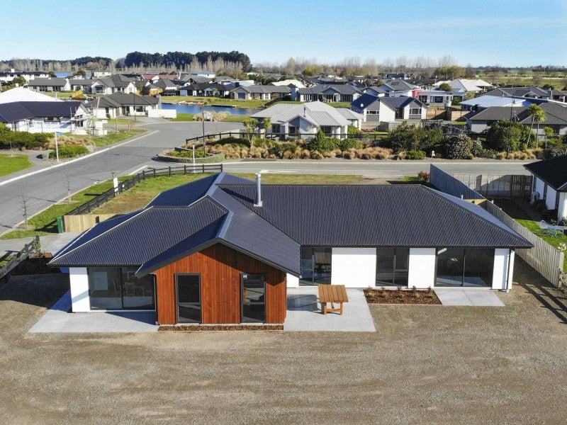 19 Trent Place, Huntingdon, Ashburton - Carousel 1