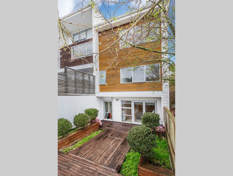 9 Tiketike Way, Brooklyn, Wellington - Carousel 1