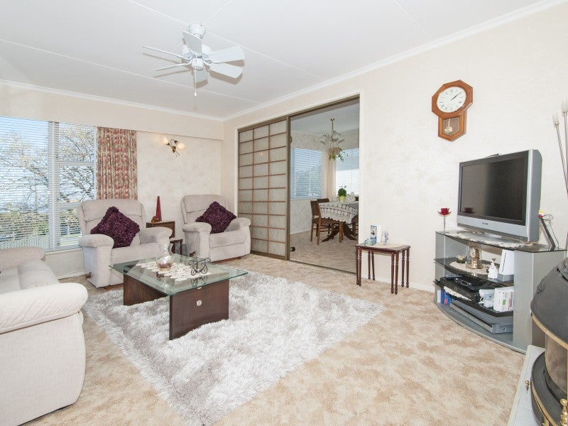 216 Dowse Drive, Maungaraki, Lower Hutt - Carousel 2