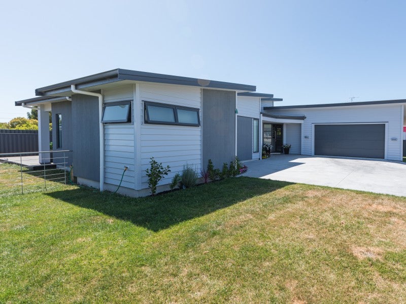 37 Higginson Street, Otane - Carousel 19