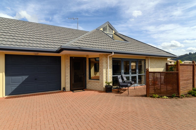 4/66 Kawaha Point Road, Kawaha Point, Rotorua - Carousel 1