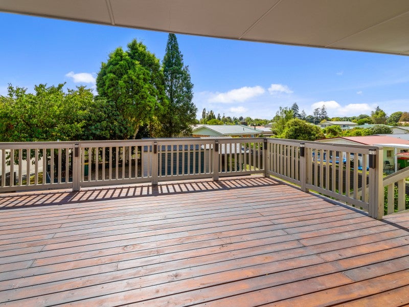 1 Gifford Place, Utuhina, Rotorua - Carousel 2