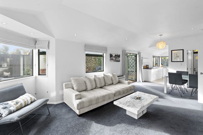 6A St Leonards Square, Sumner, Christchurch - Carousel 2