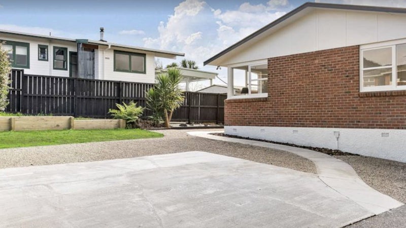 8 Aplin Place, Birkdale, Auckland - Carousel 1