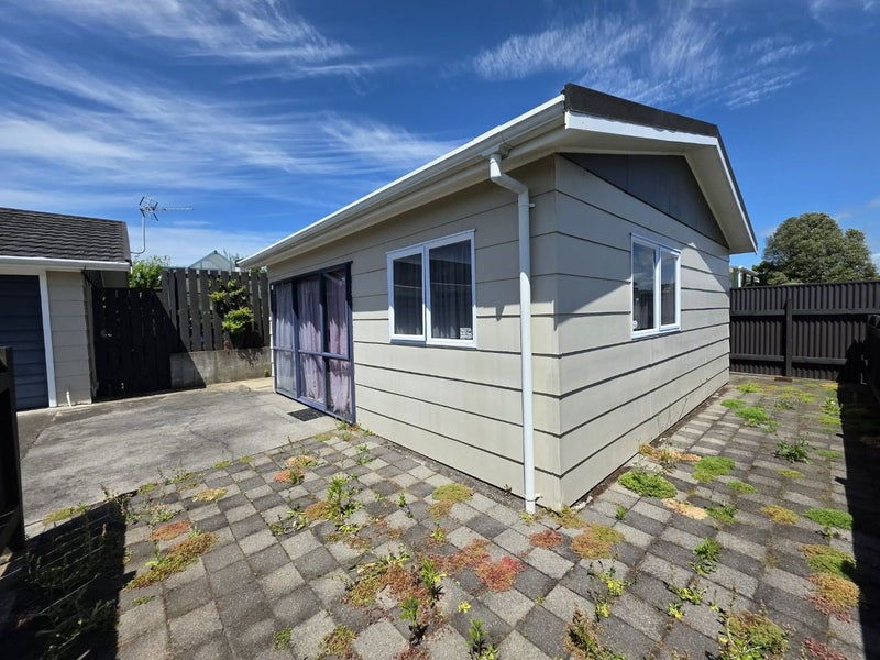 2 Gardenia Avenue, Bell Block, New Plymouth - Carousel 1