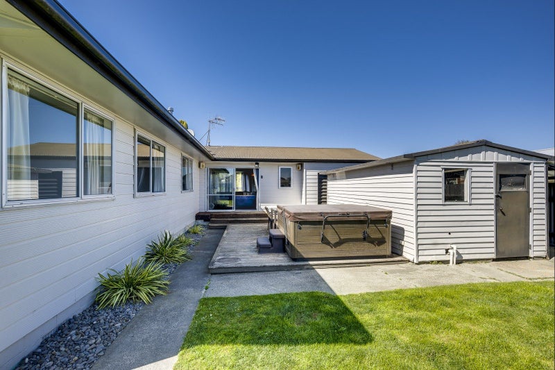 8 Spriggs Crescent, Greenmeadows, Napier - Carousel 17