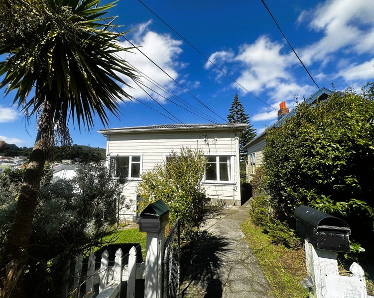 67 Te Wharepouri Street, Berhampore, Wellington - Carousel 1
