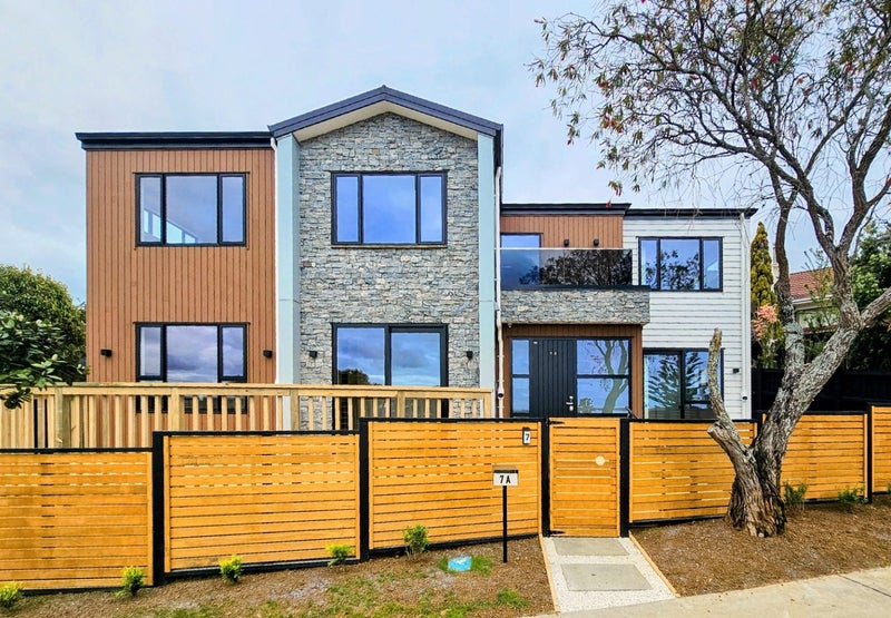 7A Lewisham Street, Highland Park, Auckland - Carousel 1