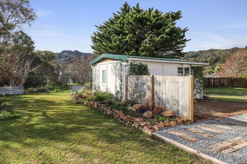 16 Sharpe Crescent, Wainuiomata, Lower Hutt - Carousel 14