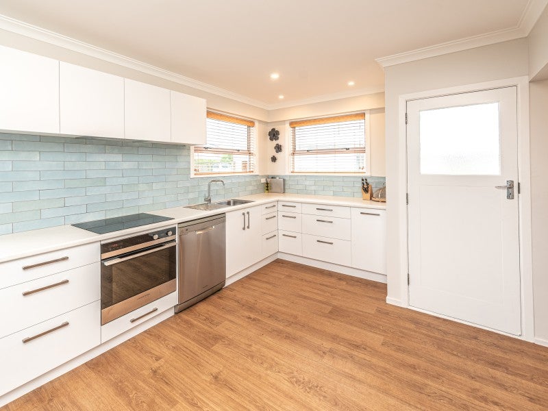 68 Somerset Road, Springvale, Whanganui - Carousel 2